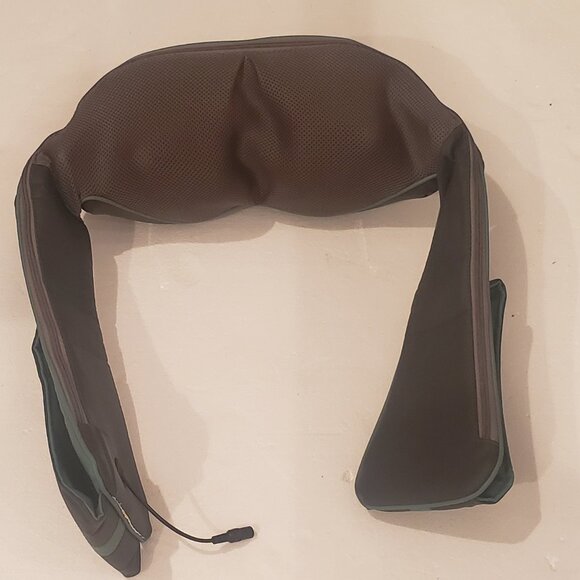 TruMedic InstaShiatsu Neck, Back, and Shoulder Massager  Cordless & Rechargeable - Picture 3 of 8